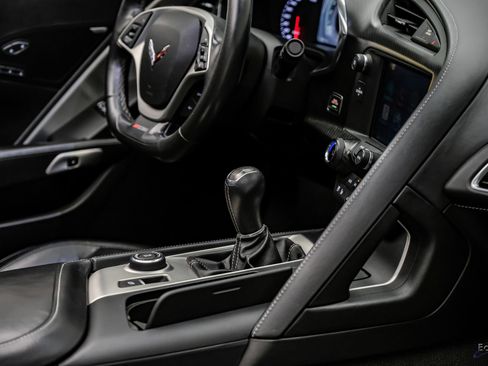 Used 2015 Chevrolet Corvette Z06 w/ 3LZ Preferred Equipment Group RWD image 72