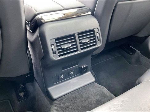 Used 2025 Land Rover Range Rover Velar Dynamic SE image 39