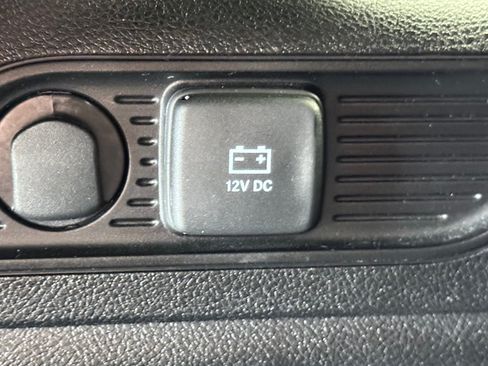 Used 2023 Jeep Grand Cherokee Altitude AWD/4WD image 7