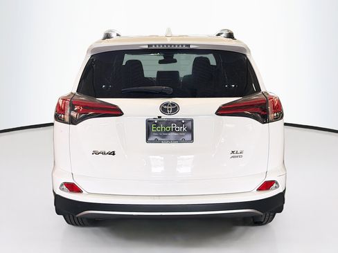 Used 2018 Toyota RAV4 XLE w/ Plus Extra Value Package AWD/4WD image 7