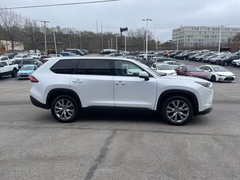 Used 2024 Toyota Grand Highlander Limited image 7