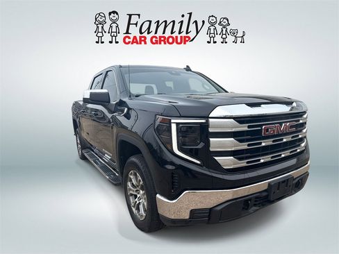Used 2022 GMC Sierra 1500 SLE image 2