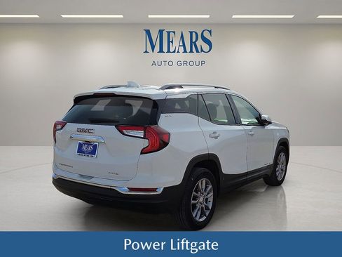 Used 2024 GMC Terrain SLT image 6