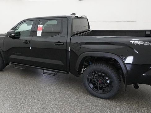 New 2026 Toyota Tundra Limited AWD/4WD image 32