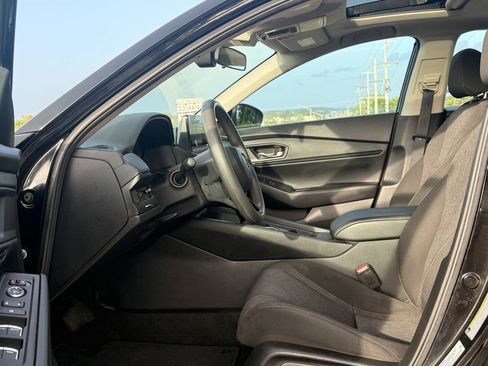 Used 2023 Honda Accord EX image 11