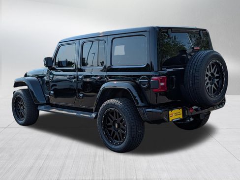 Used 2022 Jeep Wrangler Unlimited Sahara AWD/4WD image 5