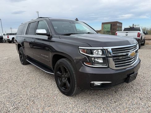 Used 2018 Chevrolet Suburban Premier AWD/4WD image 2