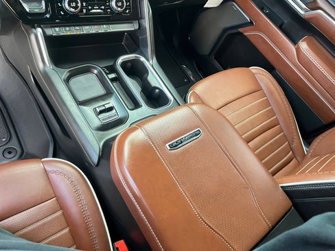 Used 2024 GMC Sierra 3500 Denali Ultimate image 15