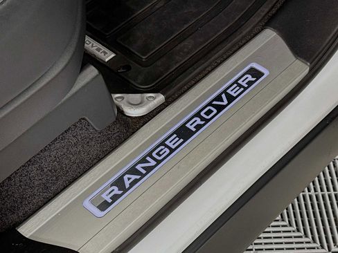 Used 2022 Land Rover Range Rover P525 Westminster Edition image 34
