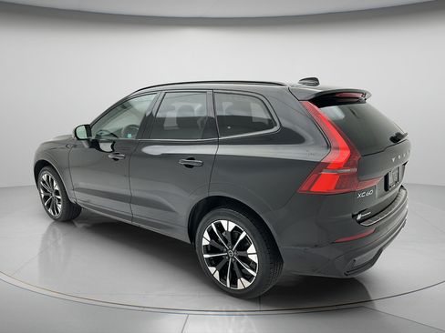 Used 2026 Volvo XC60 B5 Plus AWD/4WD image 4
