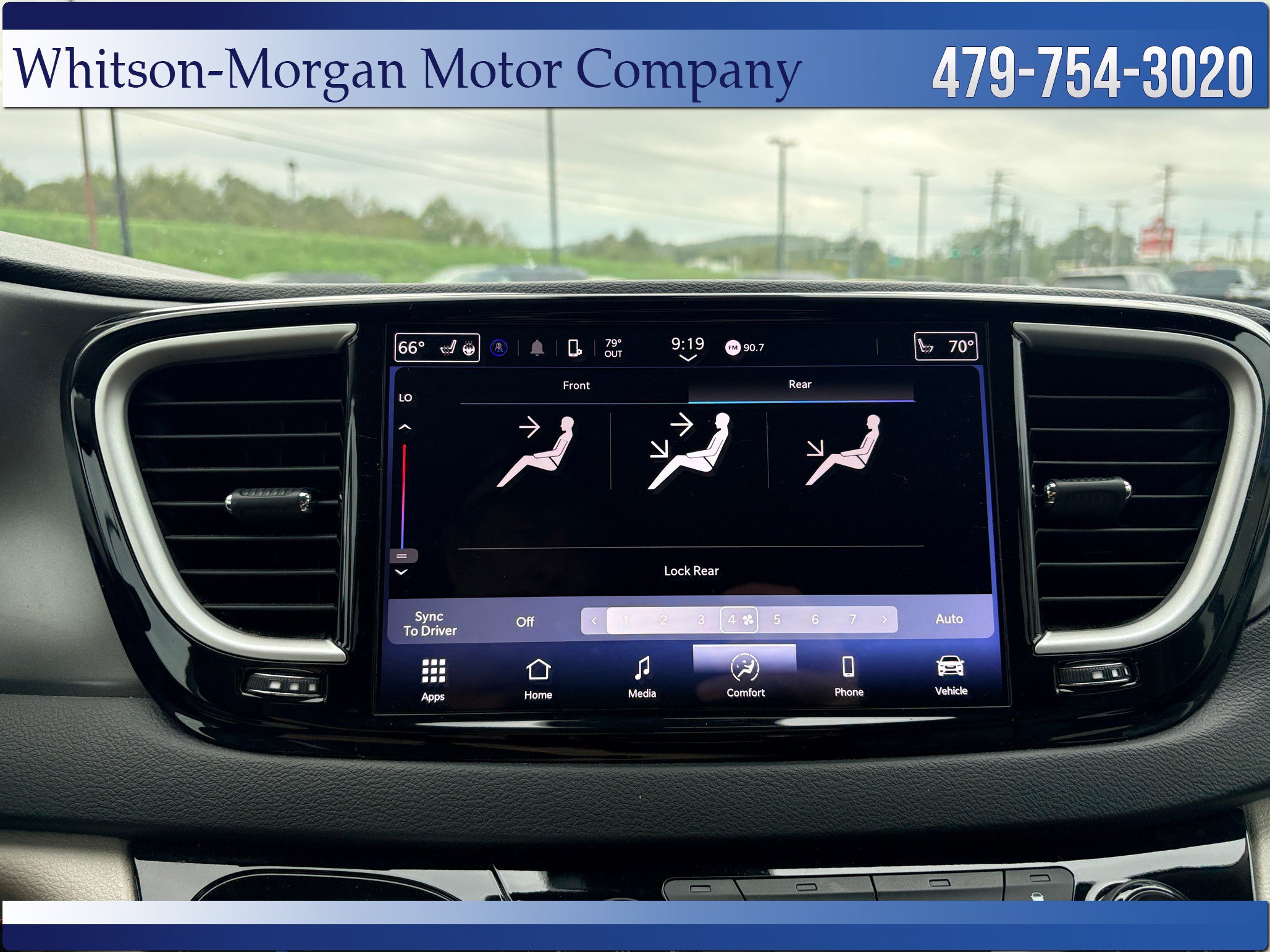 Used 2024 Chrysler Pacifica Touring-L FWD image 27