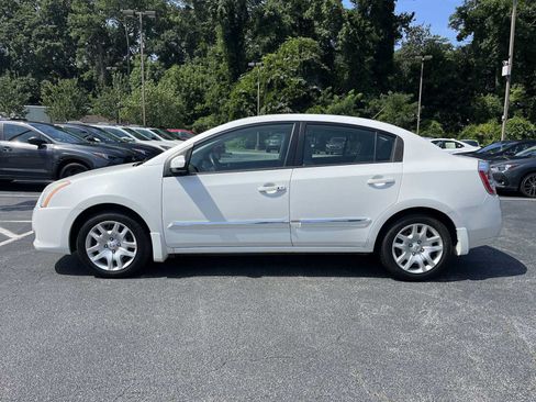 Used 2010 Nissan Sentra 2.0 S w/ Convenience Pkg FWD image 2