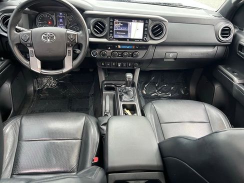 Used 2021 Toyota Tacoma TRD Sport w/ TRD Premium Sport Package image 17