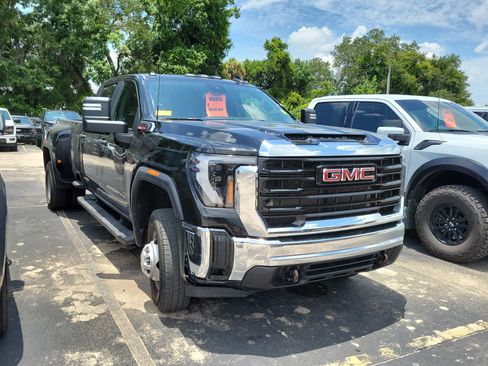 Used 2024 GMC Sierra 3500 Pro AWD/4WD image 6
