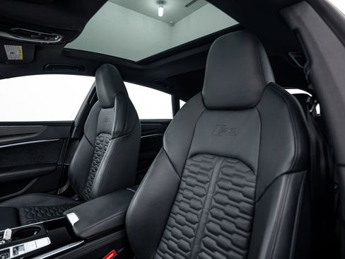 Used 2024 Audi RS 7 Performance w/ Black Optic Package image 16