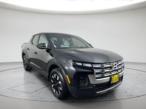 Used 2025 Hyundai Santa Cruz SE AWD/4WD image 1