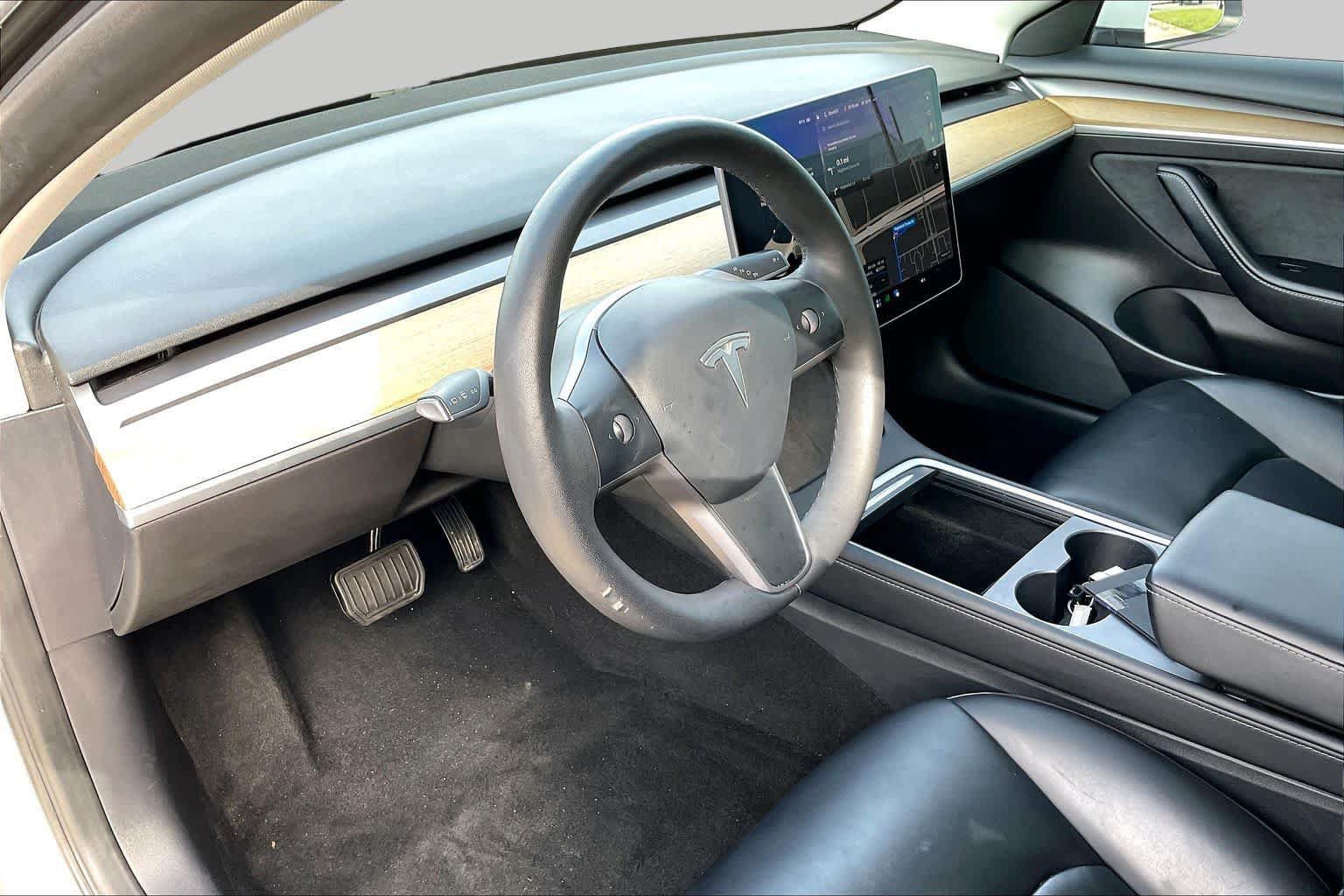 Used 2021 Tesla Model 3 Standard Range Plus RWD image 16