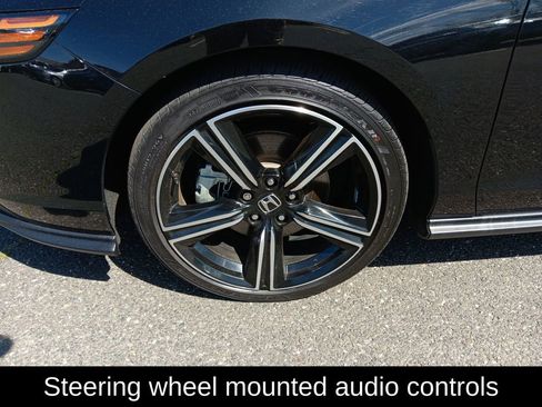 Used 2025 Honda Accord Sport image 9