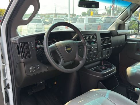 Used 2022 Chevrolet Express 2500 LS RWD image 10