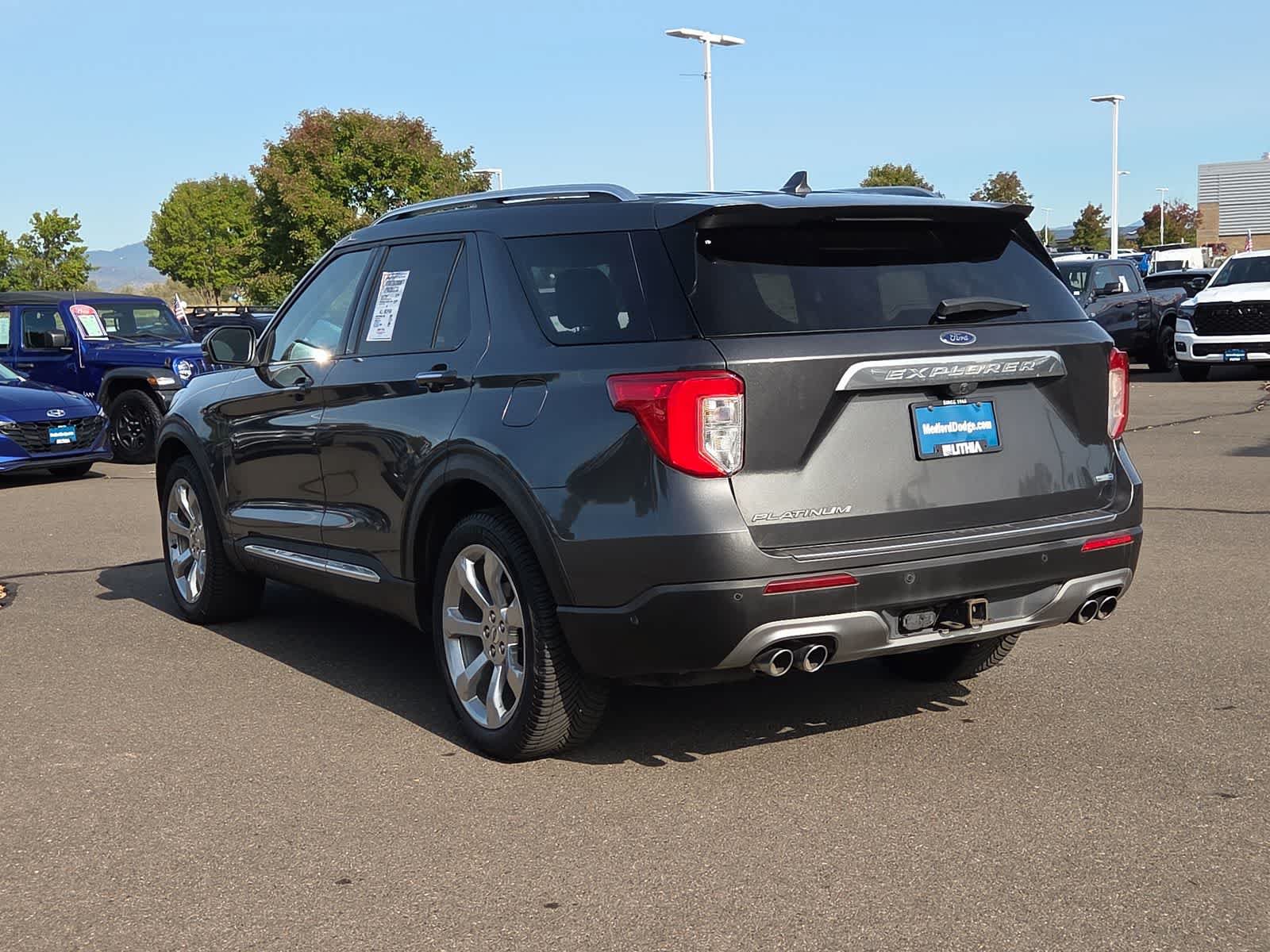 Used 2020 Ford Explorer Platinum w/ Premium Technology Package AWD/4WD image 12