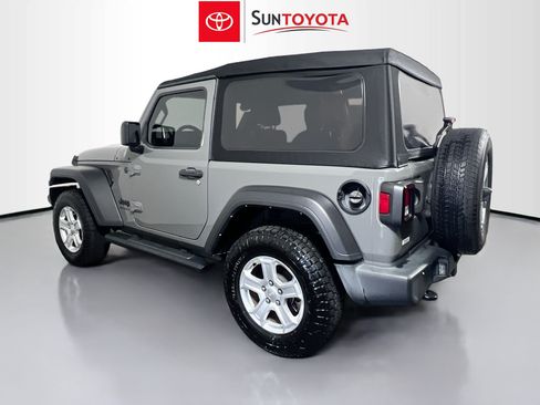 Used 2022 Jeep Wrangler Sport AWD/4WD image 6