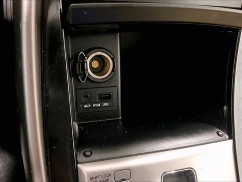 Used 2013 Hyundai Elantra GLS w/ Preferred Pkg image 26