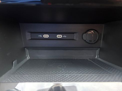 Used 2023 Volkswagen Taos SE image 21