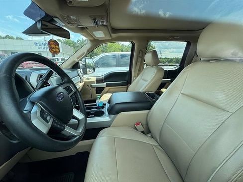 Used 2017 Ford F250 Lariat w/ Lariat Ultimate Package AWD/4WD image 3