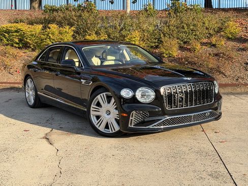 New 2026 Bentley Flying Spur Azure image 11