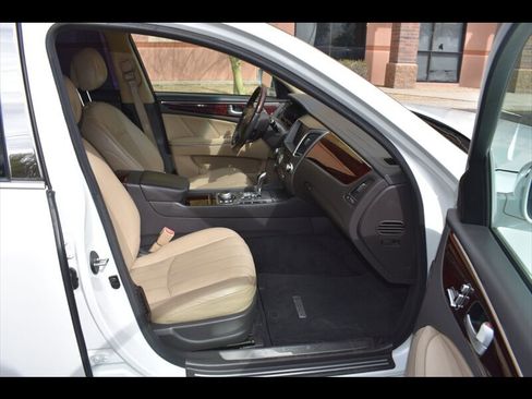Used 2013 Hyundai Equus Ultimate image 39