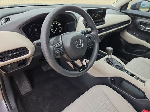 Used 2025 Honda HR-V LX image 12