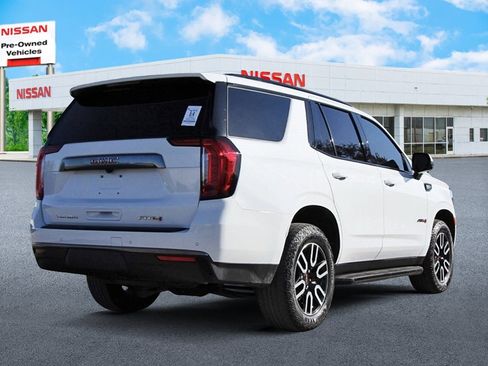 Used 2024 GMC Yukon AT4 w/ Technology Package image 4