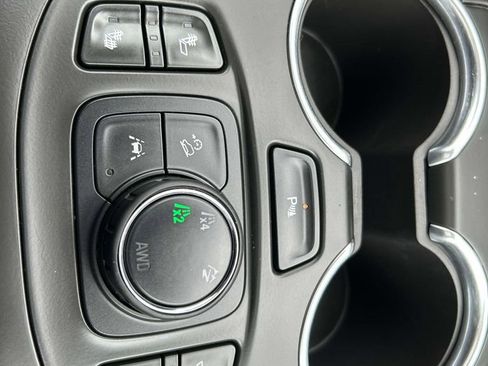 Used 2022 GMC Terrain SLT w/ Infotainment Package II AWD/4WD image 35
