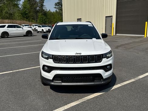 New 2026 Jeep Compass Latitude image 2