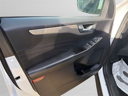 Used 2021 Ford Escape SE image 10