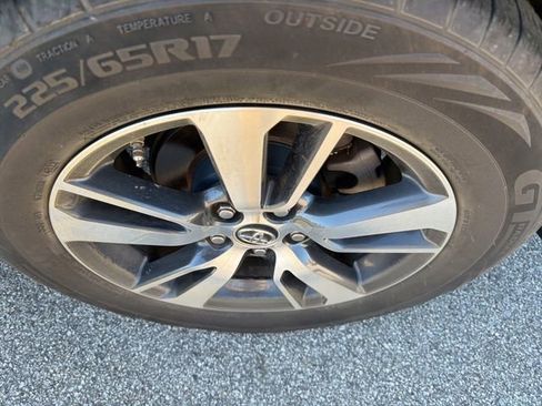 Used 2018 Toyota RAV4 XLE image 13