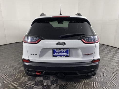 Used 2020 Jeep Cherokee Trailhawk image 10