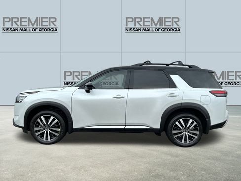 New 2025 Nissan Pathfinder Platinum w/ Cargo Package image 8