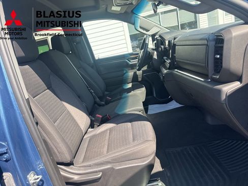 Used 2024 Chevrolet Silverado 1500 LT image 32