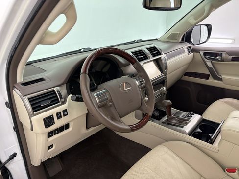 Used 2017 Lexus GX 460 Premium AWD/4WD image 4