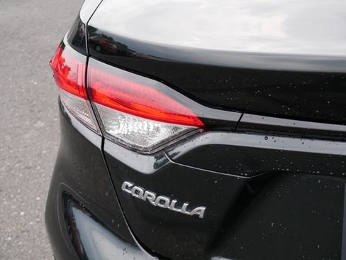 Used 2022 Toyota Corolla LE FWD image 17