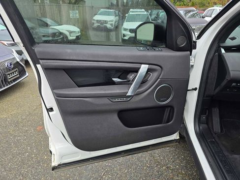 Used 2020 Land Rover Discovery Sport SE image 20
