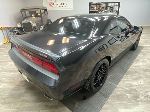 Used 2009 Dodge Challenger SRT8 RWD image 10