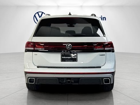 New 2025 Volkswagen Atlas Peak Edition SE image 4