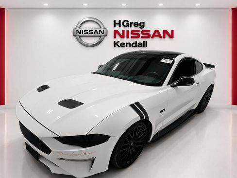 Used 2019 Ford Mustang GT w/ Black Accent Package RWD image 3