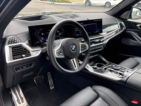 Used 2025 BMW X7 M60i image 20