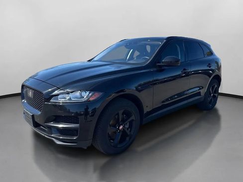 Used 2019 Jaguar F-PACE Prestige image 3