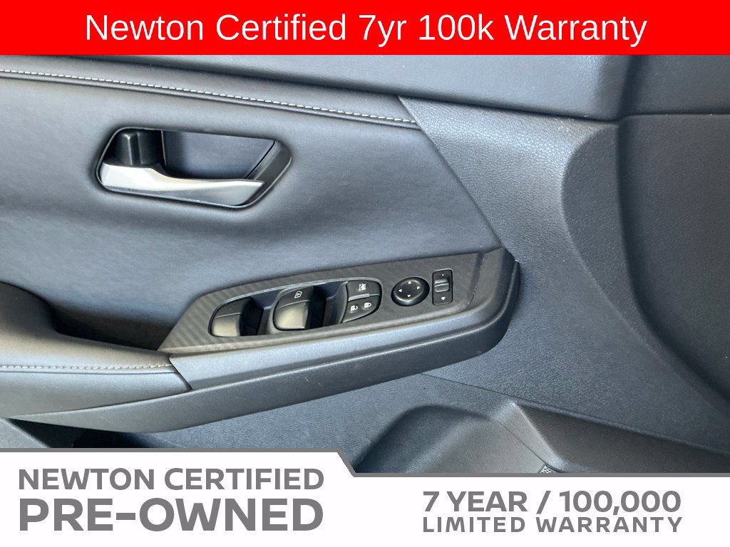 Used 2025 Nissan Sentra SV FWD image 32
