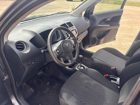 Used 2011 Scion xD image 9