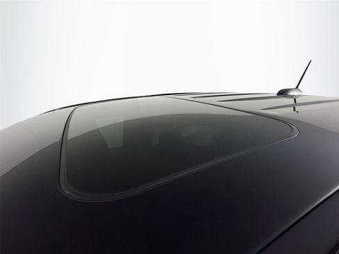 Used 2024 GMC Canyon AT4 w/ Technology Package image 14